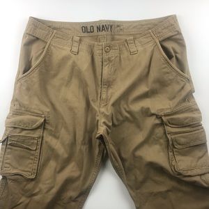 MENS - OLD NAVY MILTI-POCKET KHAKIS (38 X 32)
